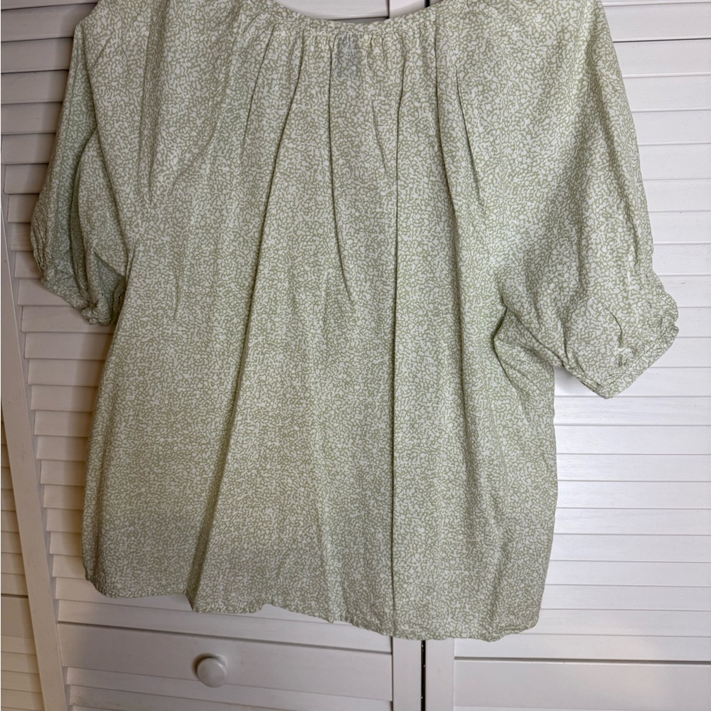Universal Thread Light Green Blouse - Picture 4 of 4
